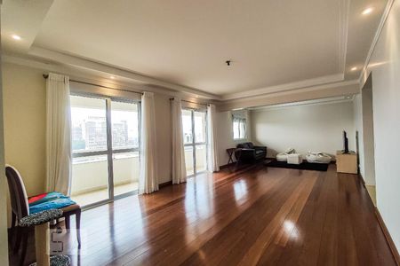 Sala de apartamento para alugar com 3 quartos, 180m² em Real Parque, São Paulo