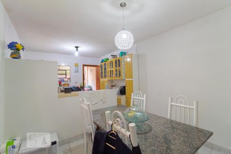 Casa à venda com 136m², 3 quartos e 2 vagas Casa à venda com 136m², 3 quartos e 2 vagasSala de Jantar