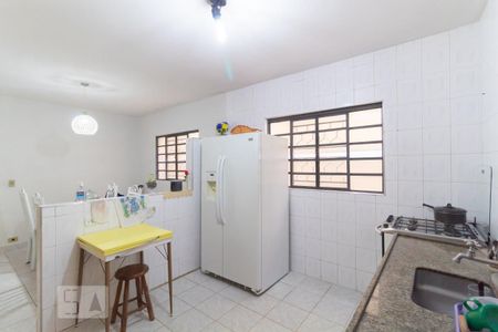 Casa à venda com 136m², 3 quartos e 2 vagas Casa à venda com 136m², 3 quartos e 2 vagasCozinha