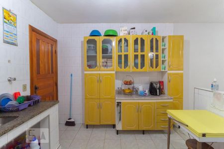 Casa à venda com 136m², 3 quartos e 2 vagas Casa à venda com 136m², 3 quartos e 2 vagasCozinha