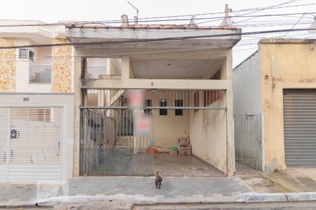 Casa à venda com 136m², 3 quartos e 2 vagas Casa à venda com 136m², 3 quartos e 2 vagasFachada