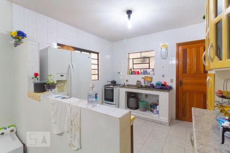 Casa à venda com 136m², 3 quartos e 2 vagas Casa à venda com 136m², 3 quartos e 2 vagasCozinha