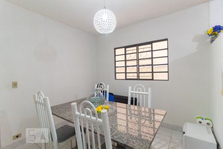 Casa à venda com 136m², 3 quartos e 2 vagas Casa à venda com 136m², 3 quartos e 2 vagasSala de Jantar