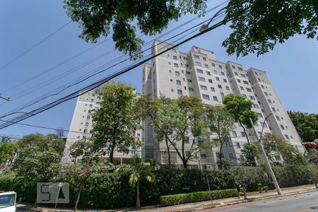 Apartamento à venda com 57m², 2 quartos e 1 vaga Apartamento à venda com 57m², 2 quartos e 1 vagaFachada