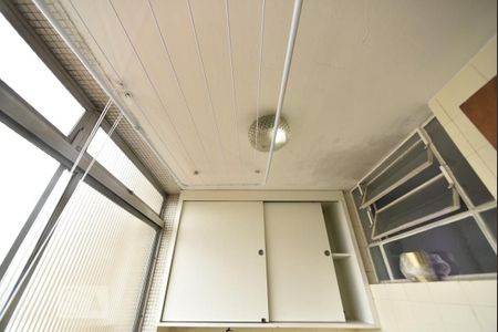 Apartamento à venda com 68m², 2 quartos e 1 vagaÁrea de serviço