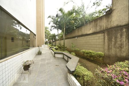 Apartamento à venda com 68m², 2 quartos e 1 vagaÁrea comum - jardim