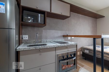 Cozinha de kitnet/studio à venda com 1 quarto, 23m² em Jardim das Acacias, São Paulo