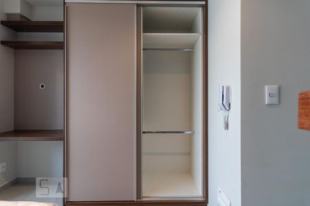 Detalhe de kitnet/studio à venda com 1 quarto, 23m² em Jardim das Acacias, São Paulo