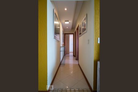 Corredor de apartamento para alugar com 2 quartos, 65m² em Cavalhada, Porto Alegre