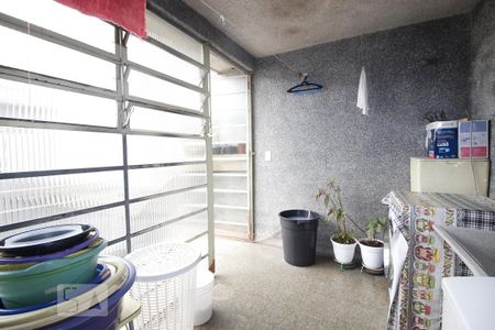 Casa à venda com 200m², 4 quartos e 5 vagasÁrea de Serviço