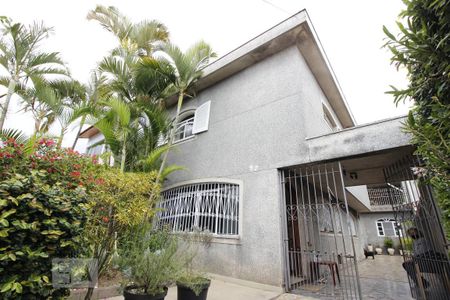 Casa à venda com 200m², 4 quartos e 5 vagasFachada