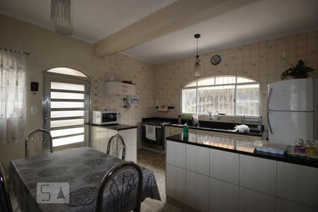 Casa à venda com 200m², 4 quartos e 5 vagasCozinha