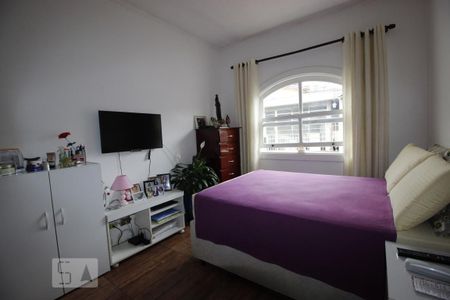 Casa à venda com 200m², 4 quartos e 5 vagasQuarto 4