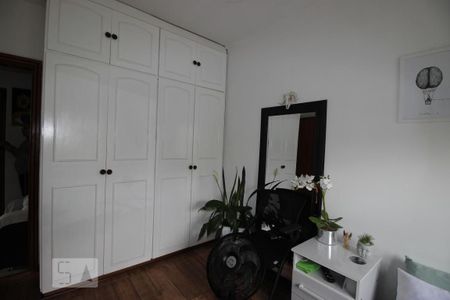 Casa à venda com 200m², 4 quartos e 5 vagasQuarto 3