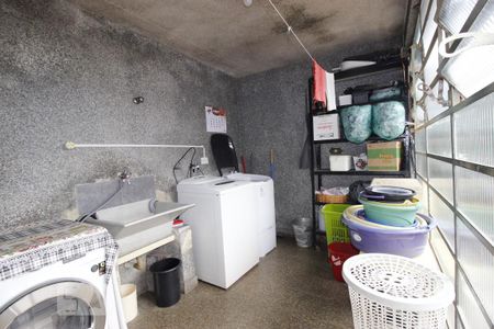 Casa à venda com 200m², 4 quartos e 5 vagasÁrea de Serviço