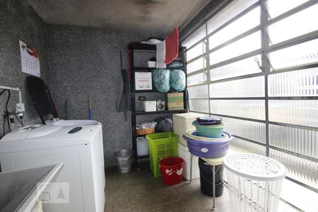 Casa à venda com 200m², 4 quartos e 5 vagasÁrea de Serviço