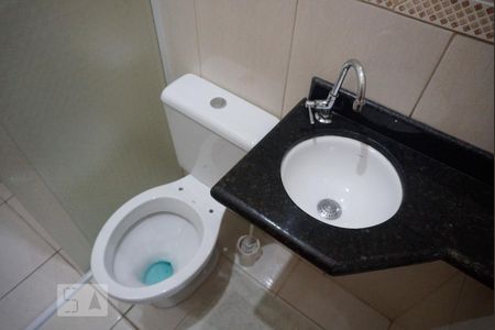 Casa de condomínio à venda com 65m², 3 quartos e 1 vaga Casa de condomínio à venda com 65m², 3 quartos e 1 vagaBanheiro da Suíte