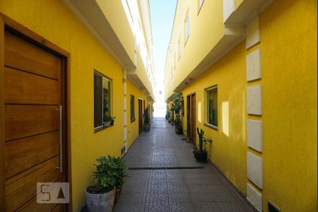 Casa de condomínio à venda com 65m², 3 quartos e 1 vaga Casa de condomínio à venda com 65m², 3 quartos e 1 vagaCorredor do Condomínio