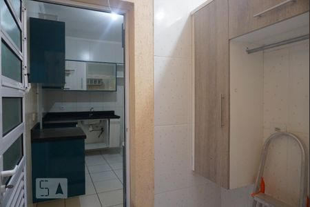 Casa de condomínio à venda com 65m², 3 quartos e 1 vaga Casa de condomínio à venda com 65m², 3 quartos e 1 vagaLavanderia