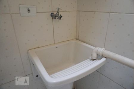 Casa de condomínio à venda com 65m², 3 quartos e 1 vaga Casa de condomínio à venda com 65m², 3 quartos e 1 vagaLavanderia