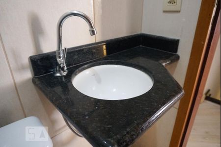 Casa de condomínio à venda com 65m², 3 quartos e 1 vaga Casa de condomínio à venda com 65m², 3 quartos e 1 vagaBanheiro