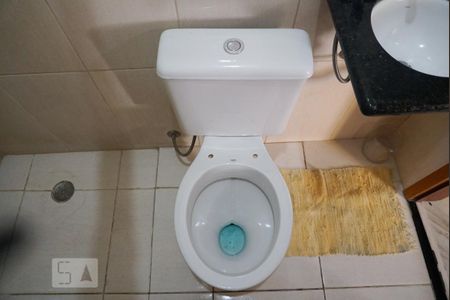 Casa de condomínio à venda com 65m², 3 quartos e 1 vaga Casa de condomínio à venda com 65m², 3 quartos e 1 vagaBanheiro
