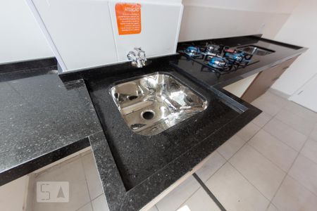 Apartamento à venda com 38m², 2 quartos e 1 vaga Apartamento à venda com 38m², 2 quartos e 1 vagaCozinha e Área de serviço