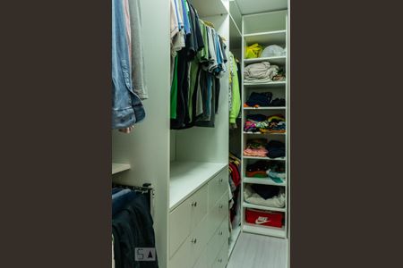Apartamento para alugar com 85m², 2 quartos e 1 vaga Apartamento para alugar com 85m², 2 quartos e 1 vagaCloset