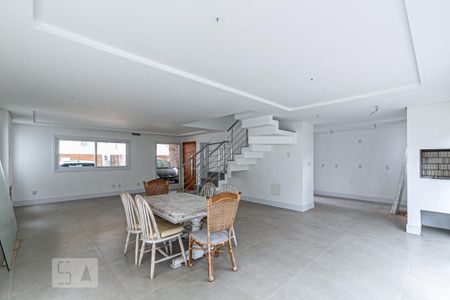 Sala de casa de condomínio à venda com 3 quartos, 524m² em Pedra Redonda, Porto Alegre