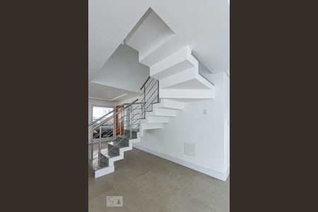 Sala de casa de condomínio à venda com 3 quartos, 524m² em Pedra Redonda, Porto Alegre