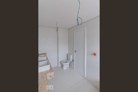 Casa de condomínio à venda com 445m², 3 quartos e 1 vaga Casa de condomínio à venda com 445m², 3 quartos e 1 vagaBanheiro do Quarto 3