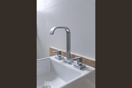 Casa de condomínio à venda com 478m², 3 quartos e 1 vaga Casa de condomínio à venda com 478m², 3 quartos e 1 vagaBanheiro do Quarto 2