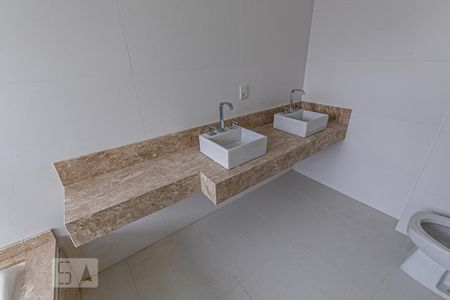 Casa de condomínio à venda com 397m², 3 quartos e 1 vagaBanheiro do Quarto 3