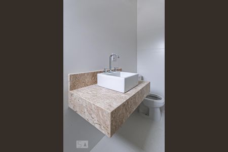 Casa de condomínio à venda com 397m², 3 quartos e 1 vagaBanheiro do Quarto 2