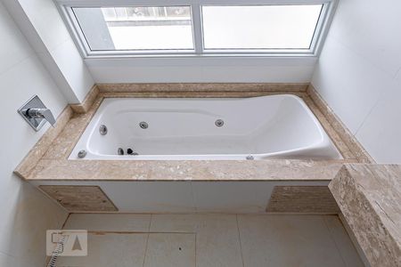 Casa de condomínio à venda com 397m², 3 quartos e 1 vagaBanheiro do Quarto 3