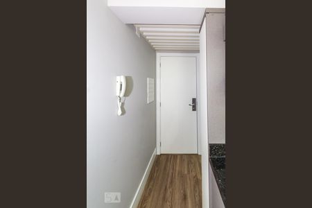 Hall de Entrada de kitnet/studio para alugar com 1 quarto, 33m² em Centro, Curitiba