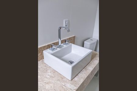 Casa de condomínio à venda com 290m², 3 quartos e 1 vagaBanheiro do Quarto 2