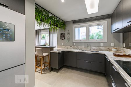 Casa de condomínio à venda com 287m², 3 quartos e 1 vagaCozinha