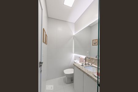 Casa de condomínio à venda com 287m², 3 quartos e 1 vagaBanheiro do Quarto 2