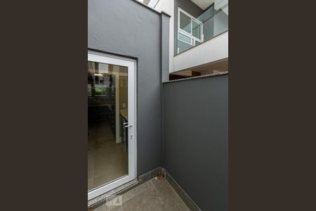 Casa de condomínio à venda com 287m², 3 quartos e 1 vagaLavanderia