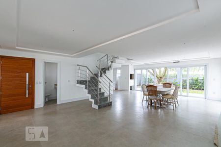 Sala de casa de condomínio à venda com 3 quartos, 289m² em Pedra Redonda, Porto Alegre