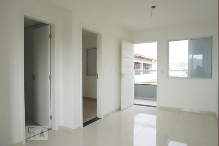 Sala/Cozinha de kitnet/studio para alugar com 2 quartos, 35m² em Vila Nhocune, São Paulo