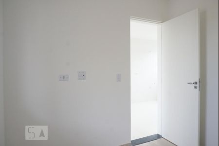 Quarto 1 de kitnet/studio para alugar com 2 quartos, 35m² em Vila Nhocune, São Paulo