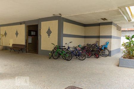 Apartamento para alugar com 70m², 2 quartos e 2 vagas Apartamento para alugar com 70m², 2 quartos e 2 vagasÁrea comum - Bicicletário