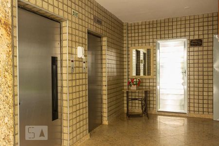 Apartamento para alugar com 70m², 2 quartos e 2 vagas Apartamento para alugar com 70m², 2 quartos e 2 vagasHall de entrada