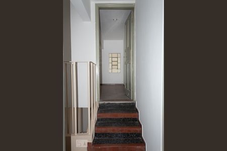 Escada de casa para alugar com 2 quartos, 120m² em Santana, São Paulo