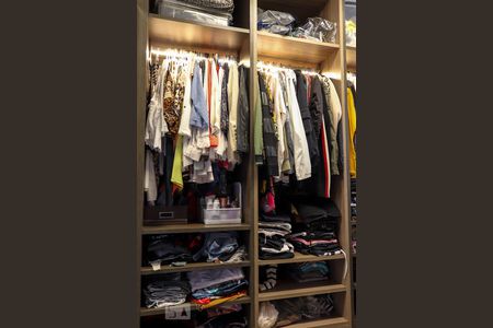 Apartamento para alugar com 95m², 2 quartos e 2 vagasCloset da suíte