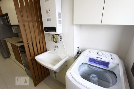 Apartamento para alugar com 65m², 2 quartos e 1 vagaÁrea de Serviço