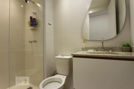 Banheiro de apartamento para alugar com 2 quartos, 65m² em Jacarepaguá, Rio de Janeiro