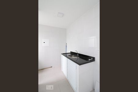 Cozinha de apartamento para alugar com 1 quarto, 35m² em Jardim Vila Galvao, Guarulhos